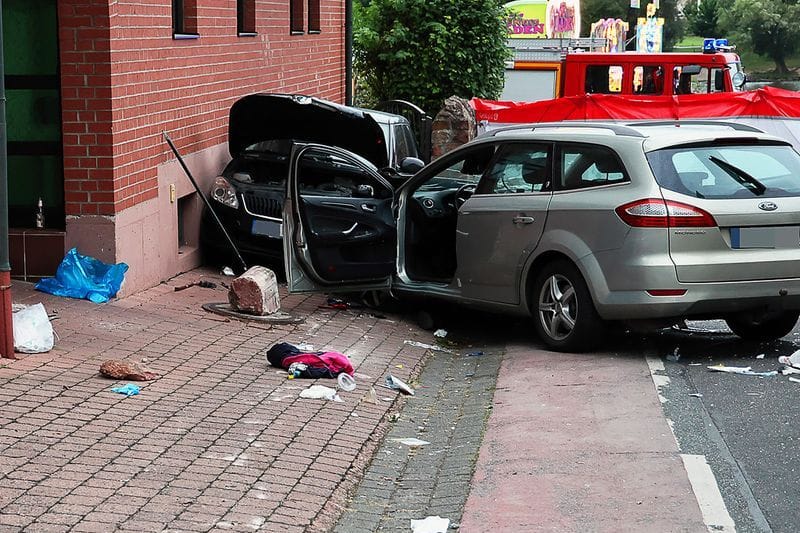 Die Unfallstelle in Großwallstadt: Noch ist unklar, ob der Fall als Unfall oder als Tat gezählt werden kann.