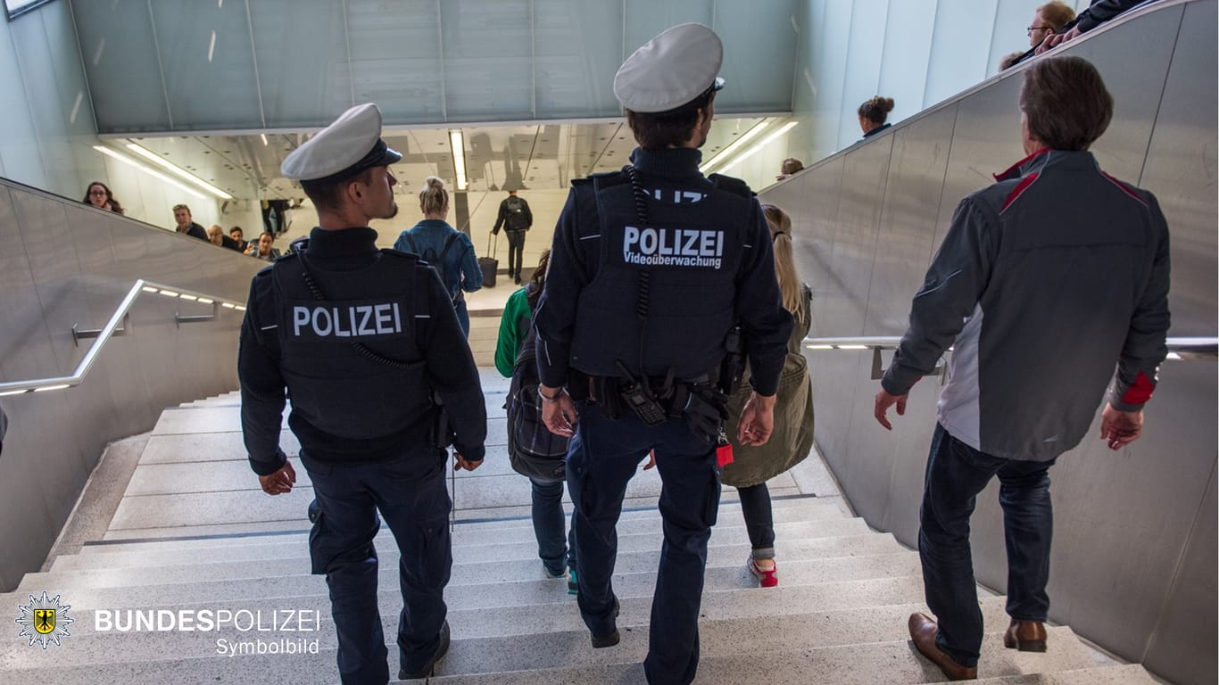 Einsatzkräfte am Münchner Hauptbahnhof (Symbolbild): Hier kam es am Donnerstag zu einem Zwischenfall.