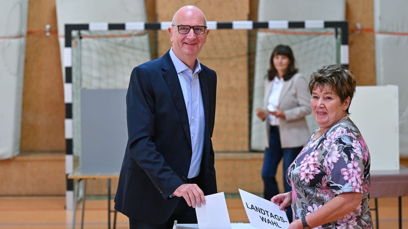 Landtagswahl in Brandenburg - Stimmabgabe Woidke