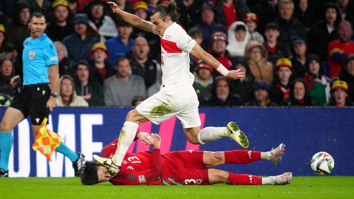 Nations League: Türkei-Verteidiger Söyüncü tritt Gegner ins Gesicht