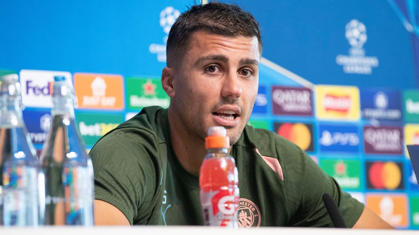 Kommt es zu einem Spielerstreik? Manchester Citys Rodri wollte auf einer Pressekonferenz vor dem Champions-League-Start seiner Mannschaft nichts ausschließen.