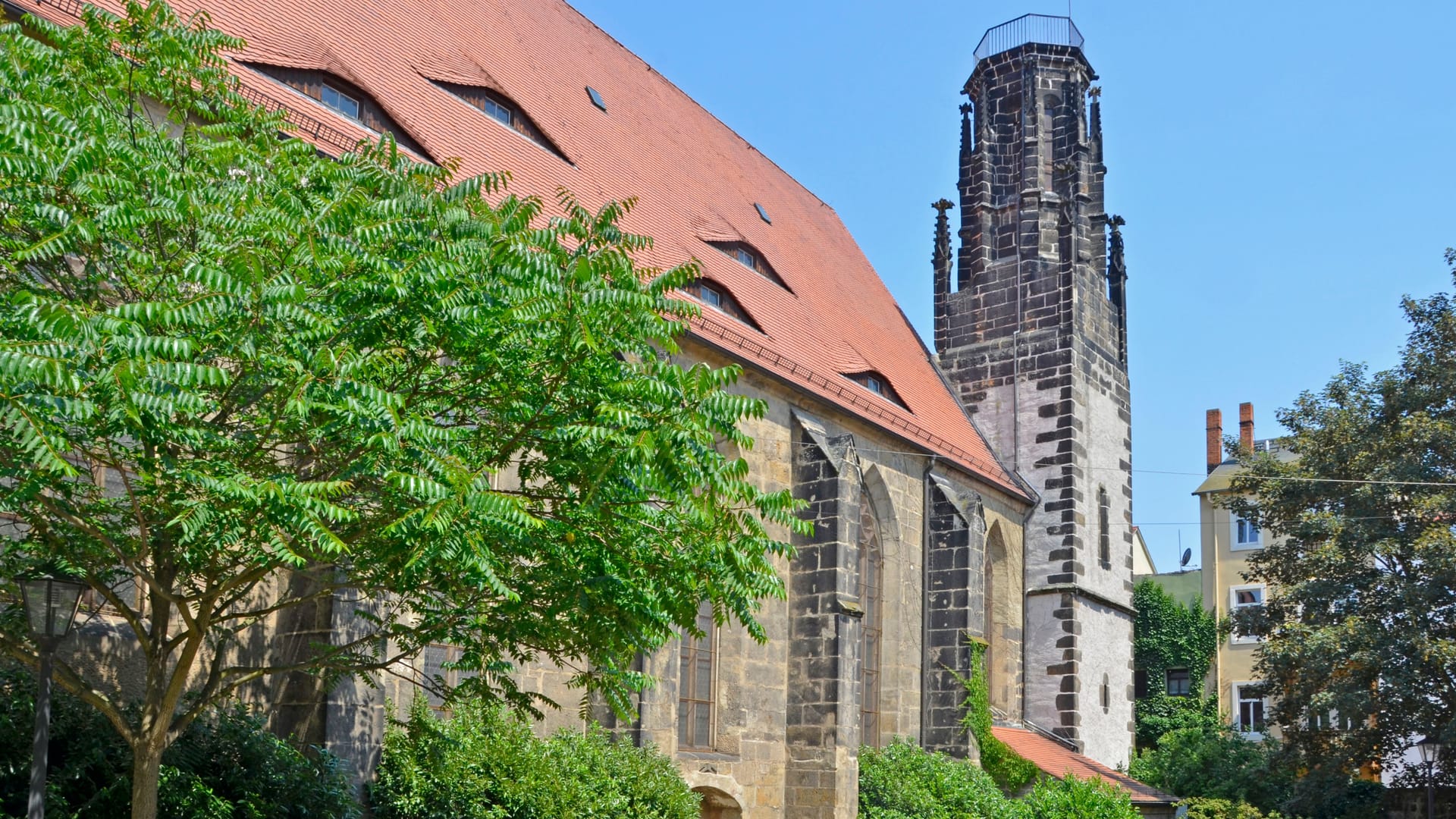 Blick auf die Klosterkirche St. Heinrich in Pirna.