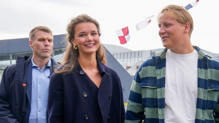 Amalie Giæver Macleod und Prinz Sverre Magnus: Das Paar zeigte sich erstmals zusammen in der Öffentlichkeit.