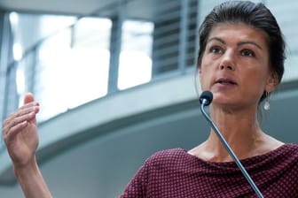 Sahra Wagenknecht bei einer Pressekonferenz (Archivbild): Das BSW will laut Parteigründerin nicht unter allen Umständen in die Landesregierungen.