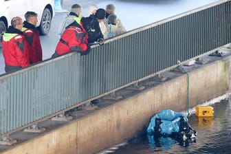 Großer Einsatz am Kanal in Wilhelmsburg.