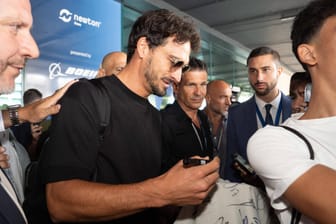 Mats Hummels: Der Innenverteidiger absolviert am Mittwoch den Medizincheck in Rom.