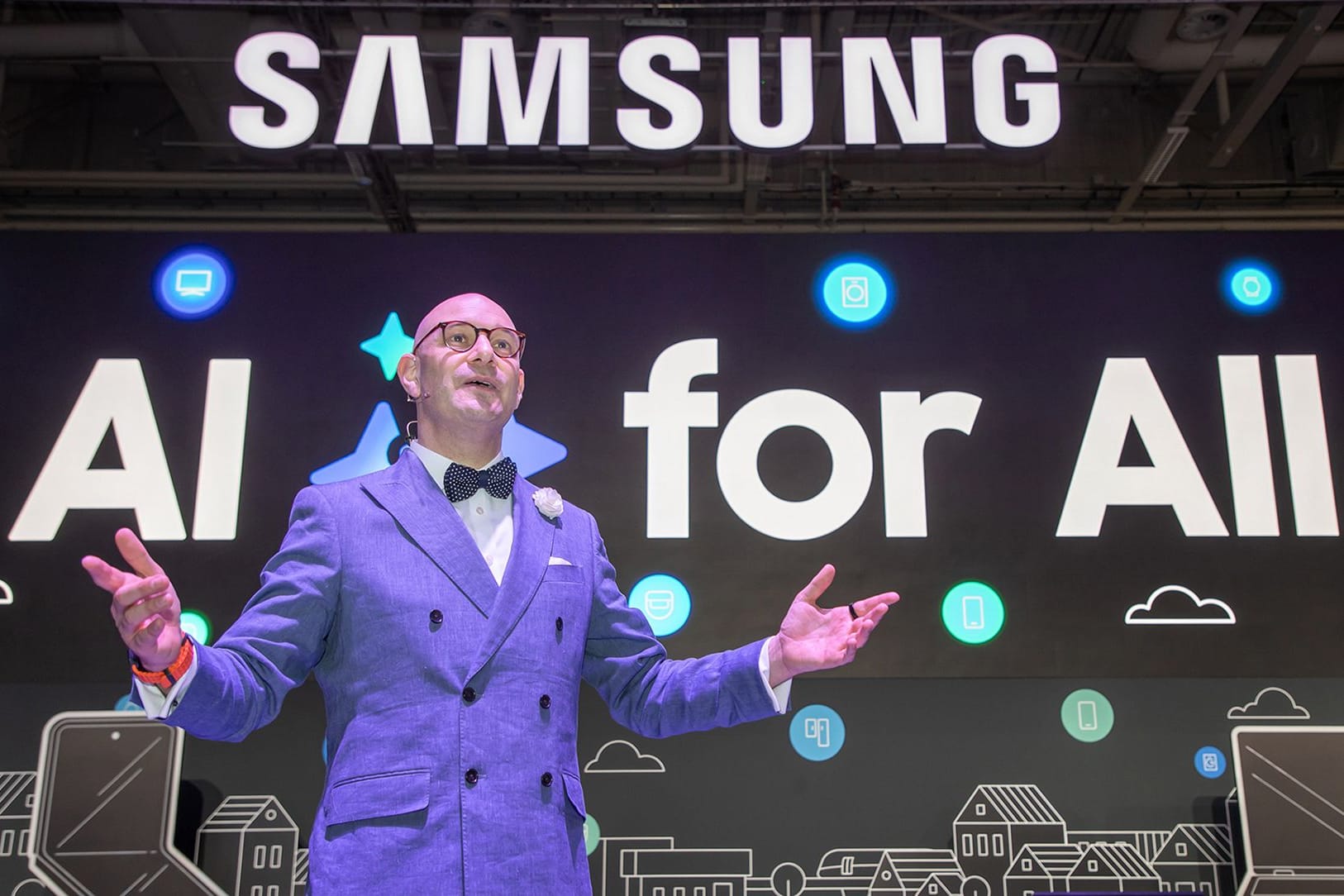 Benjamin Braun, Chief Marketing Officer von Samsung Europa, verkündet auf der IFA 2024 eine große KI-Offensive seines Unternehmens.