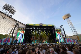 Die Hauptbühne im Olympiastadion (Archivbild): Im vergangenen Jahr heizte unter anderem Peter Fox den Fans ein.