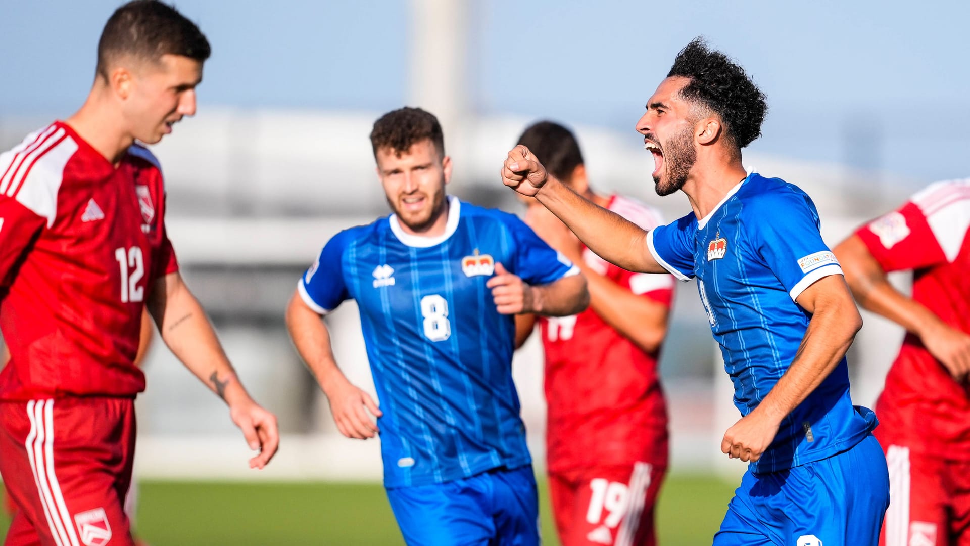 Ferhat Saglam (r.) feiert seinen Treffer zum 1:1.