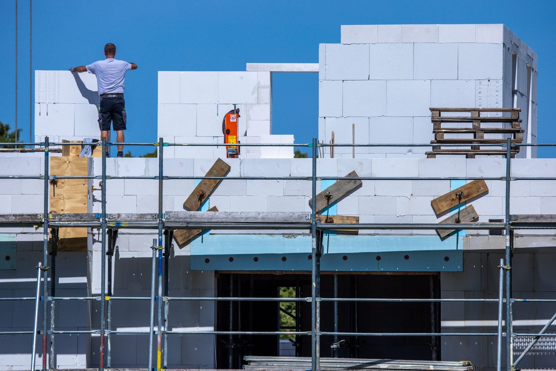 Baustelle für Mehrfamilienhaus