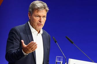 Wirtschaftsminister Robert Habeck: Die Intel-Absage bereitet der Ampelregierung Kopfzerbrechen.