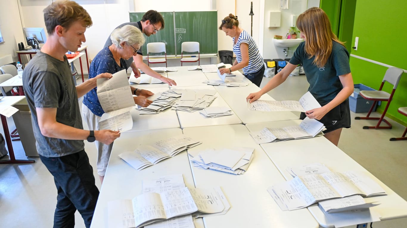 Auswertung der Stimmzettel in Sachsen bei der Landtagswahl 2024: Einige Ergebnisse sorgten für Furore.