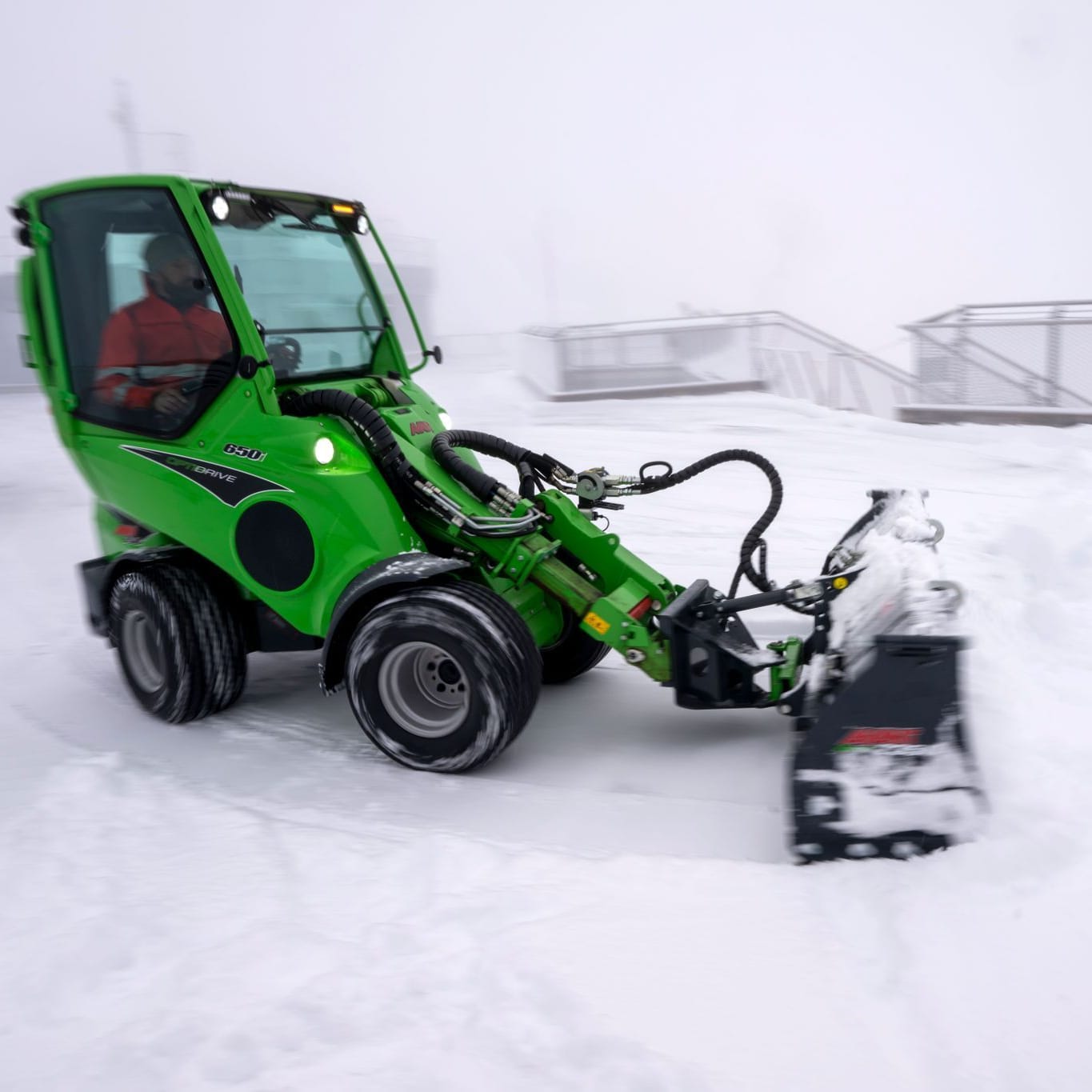 Neuschnee auf der Zugspitze: Erste Schneeräumarbeiten der Saison auf der Zugspitze.