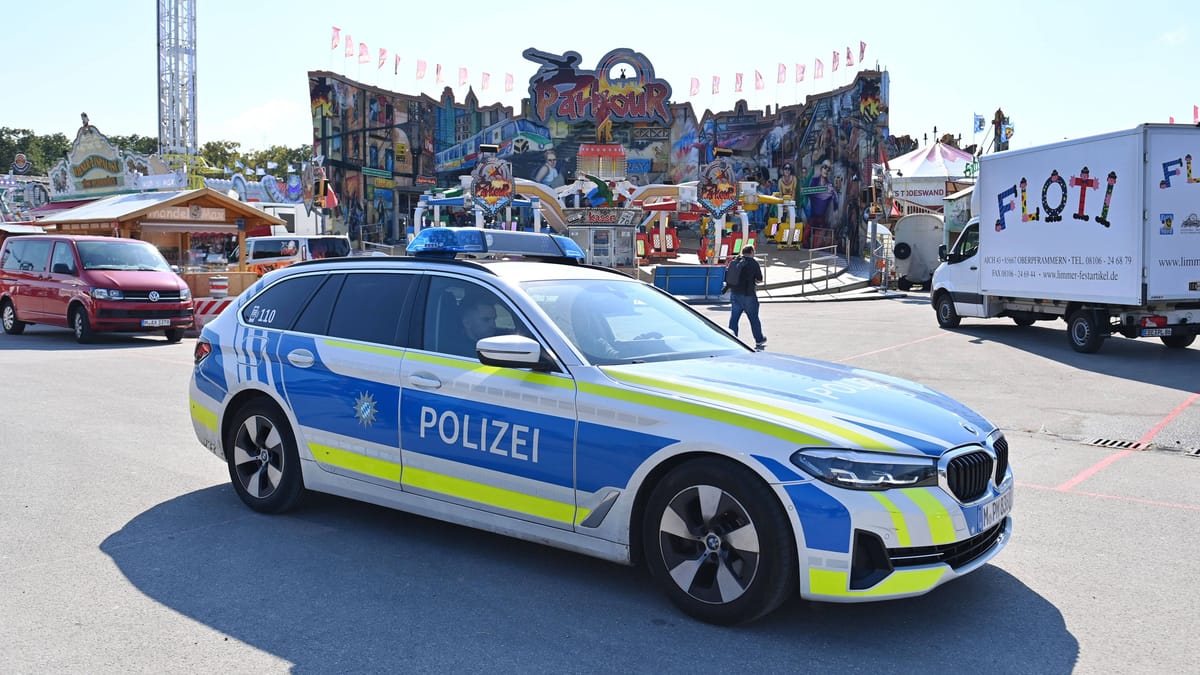 Oktoberfest Munich: Pensioner beats security