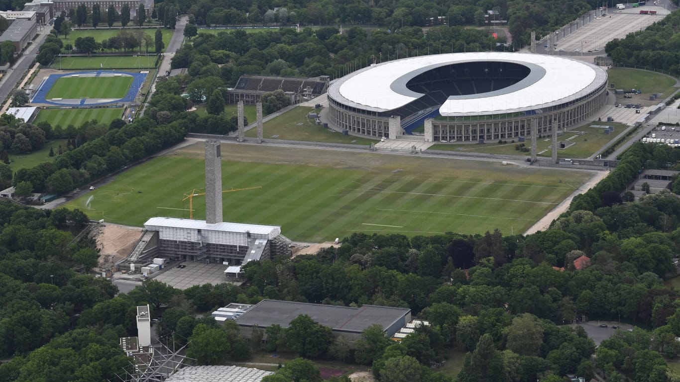 Das Olympiastadion in Berlin (Archivbild): In unmittelbarer Nähe könnte ein neues Stadion entstehen.