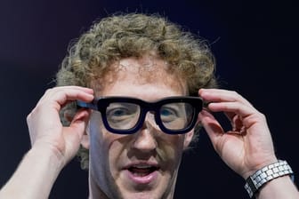 Auf der Meta Connect Konferenz: Meta-Chef Mark Zuckerberg trägt die neue Computer Brille.