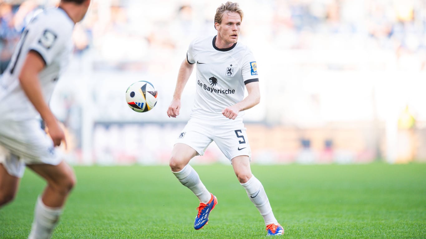 Thore Jacobsen: Dem Mittelfeldspieler gelang beim Sieg gegen Arminia Bielefeld ein Traumtor.