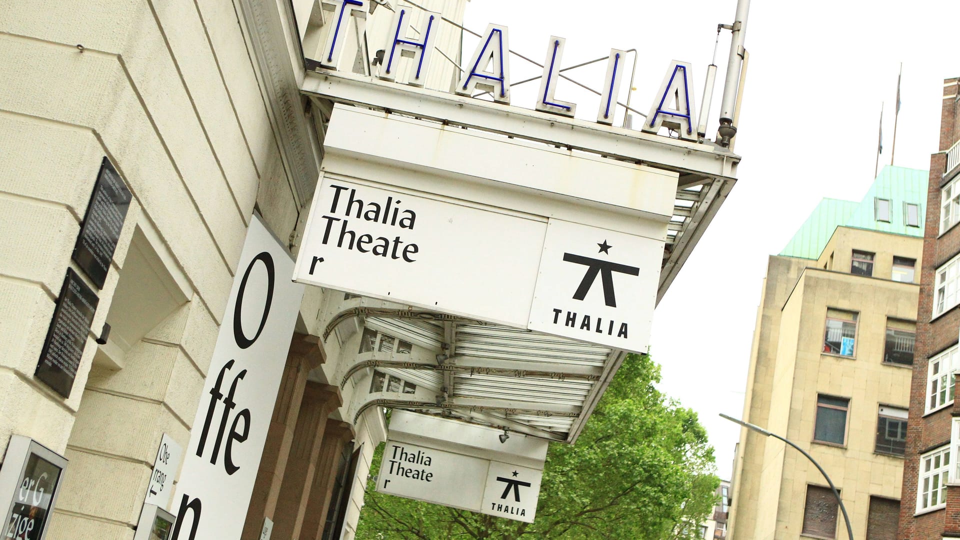 Das Thalia Theater am Alstertor in der Hamburger Altstadt. Altstadt Hamburg Das Thalia Theater am Alstertor in der Hamburger Altstadt. Altstadt Hamburg