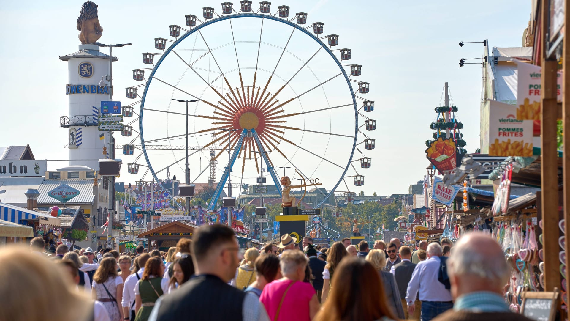 Großer Andrang beim Oktoberfest (Symbolfoto): Steigen die Corona-Infektionszahlen?