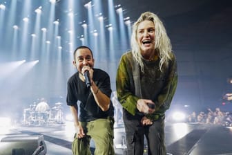 Mike Shinoda und Emily Armstrong von Linkin Park (Archivbild): Das Konzert in Hamburg findet am Sonntag statt.