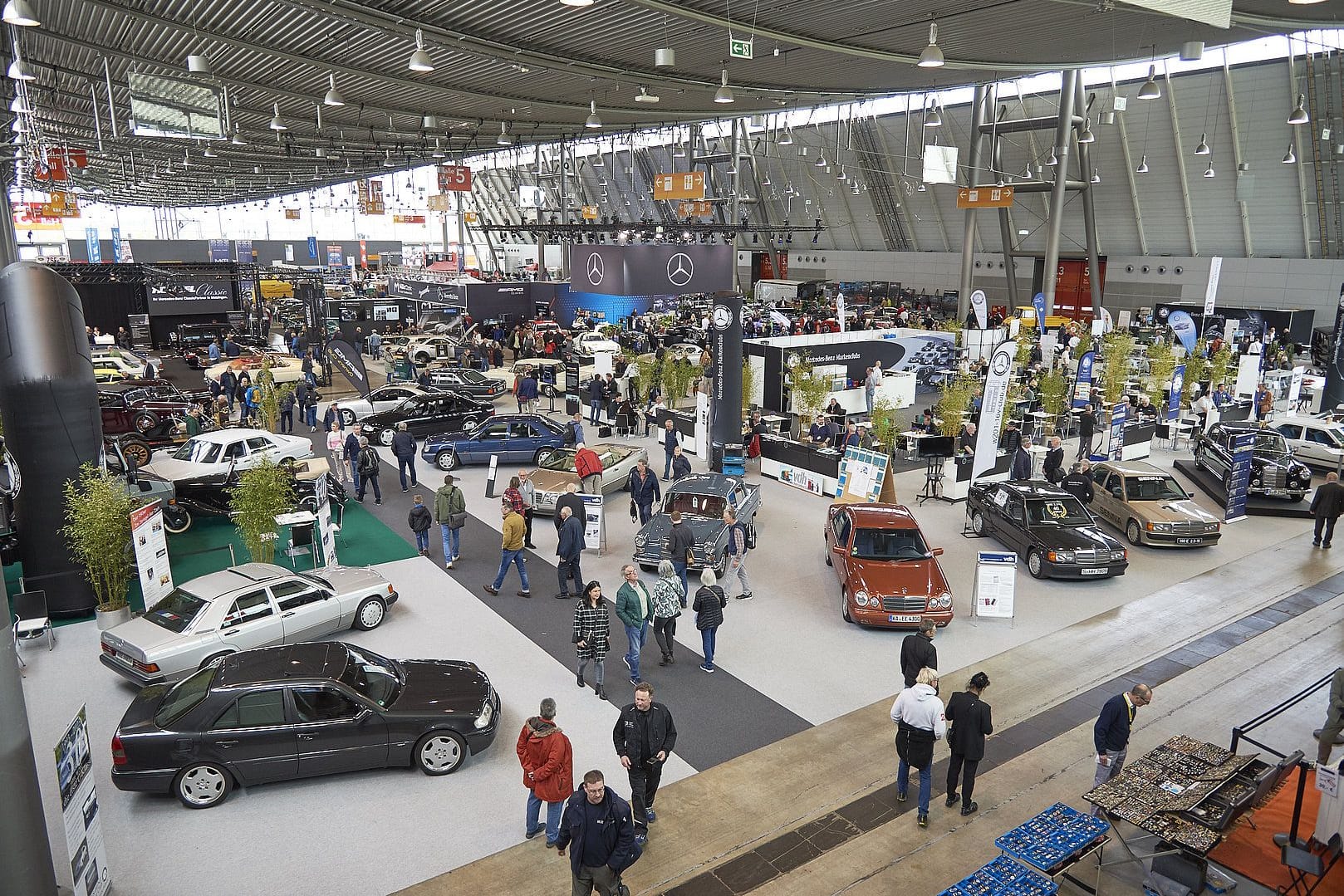 Die "Techno-Classica"gilt als zentrale Oldtimer-Messe und ist ein beliebtes Event.