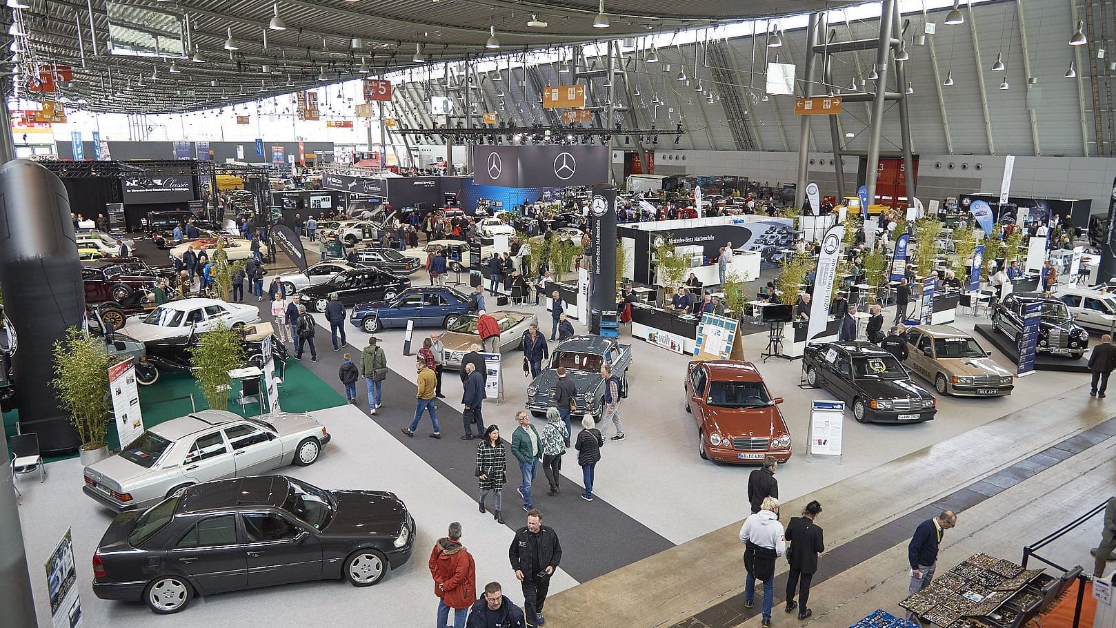 Die "Techno-Classica"gilt als zentrale Oldtimer-Messe und ist ein beliebtes Event.