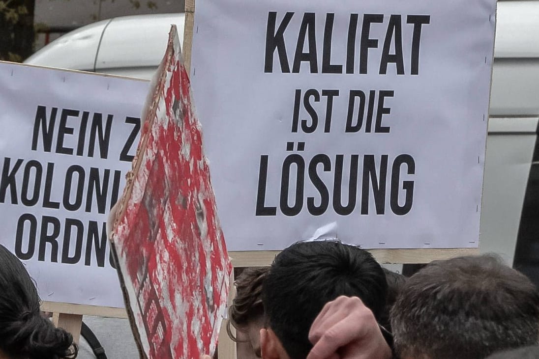 "Kalifat ist die Lösung": Die islamistischen Demos in Hamburg sorgten im April und Mai bundesweit für Aufregung.