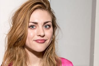 Frances Bean Cobain: Sie verkündet private Neuigkeiten.