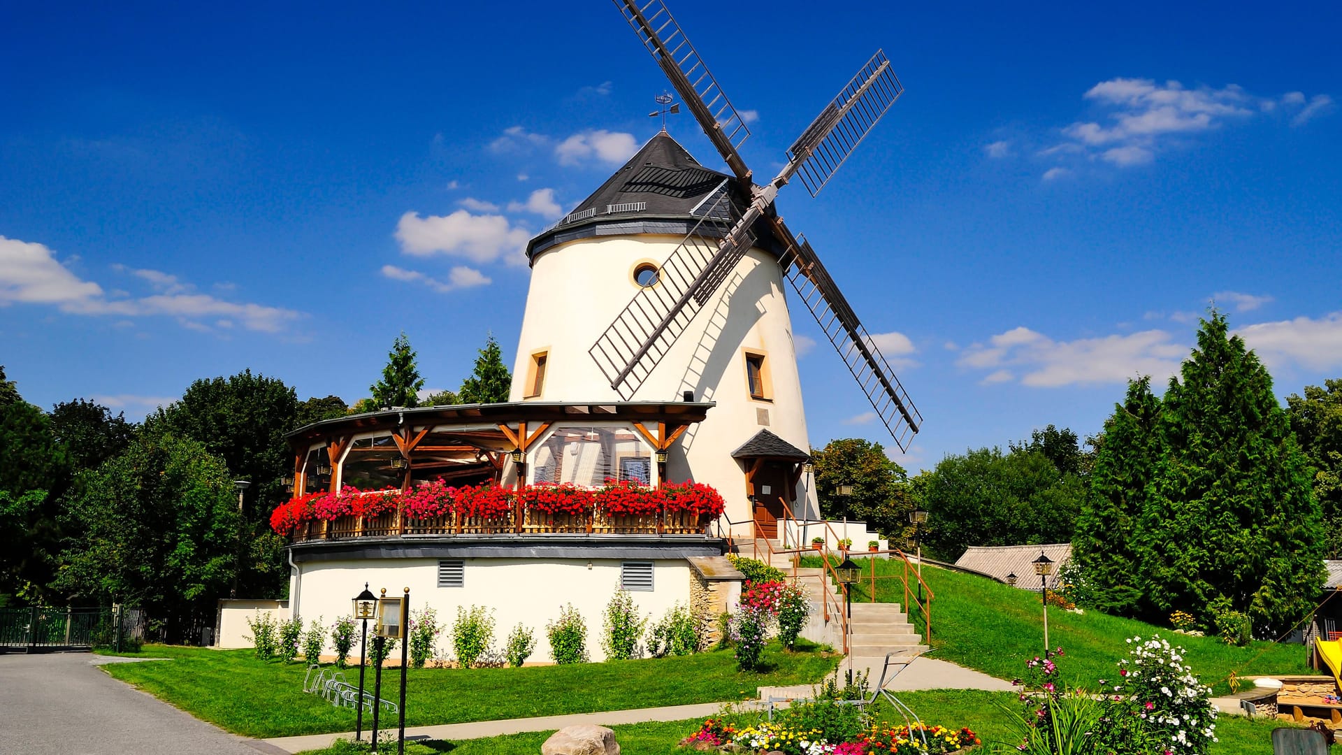 Blick auf die Leutewitzer Mühle: Ein Stück Dresdner Geschichte soll den Besitzer wechseln.