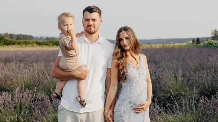 Ilya and Sophia Tsaruk und ihr Sohn Logan. Das Ehepaar starb im Urlaub, der Junge wurde zur Vollwaise.