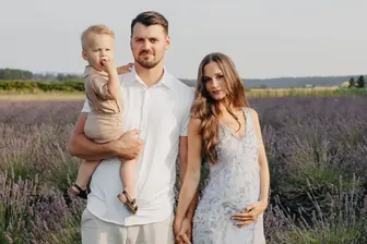 Ilya and Sophia Tsaruk und ihr Sohn Logan. Das Ehepaar starb im Urlaub, der Junge wurde zur Vollwaise.