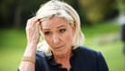 Le Pen wegen Verdachts auf Veruntreuen von EU-Geldern vor Gericht