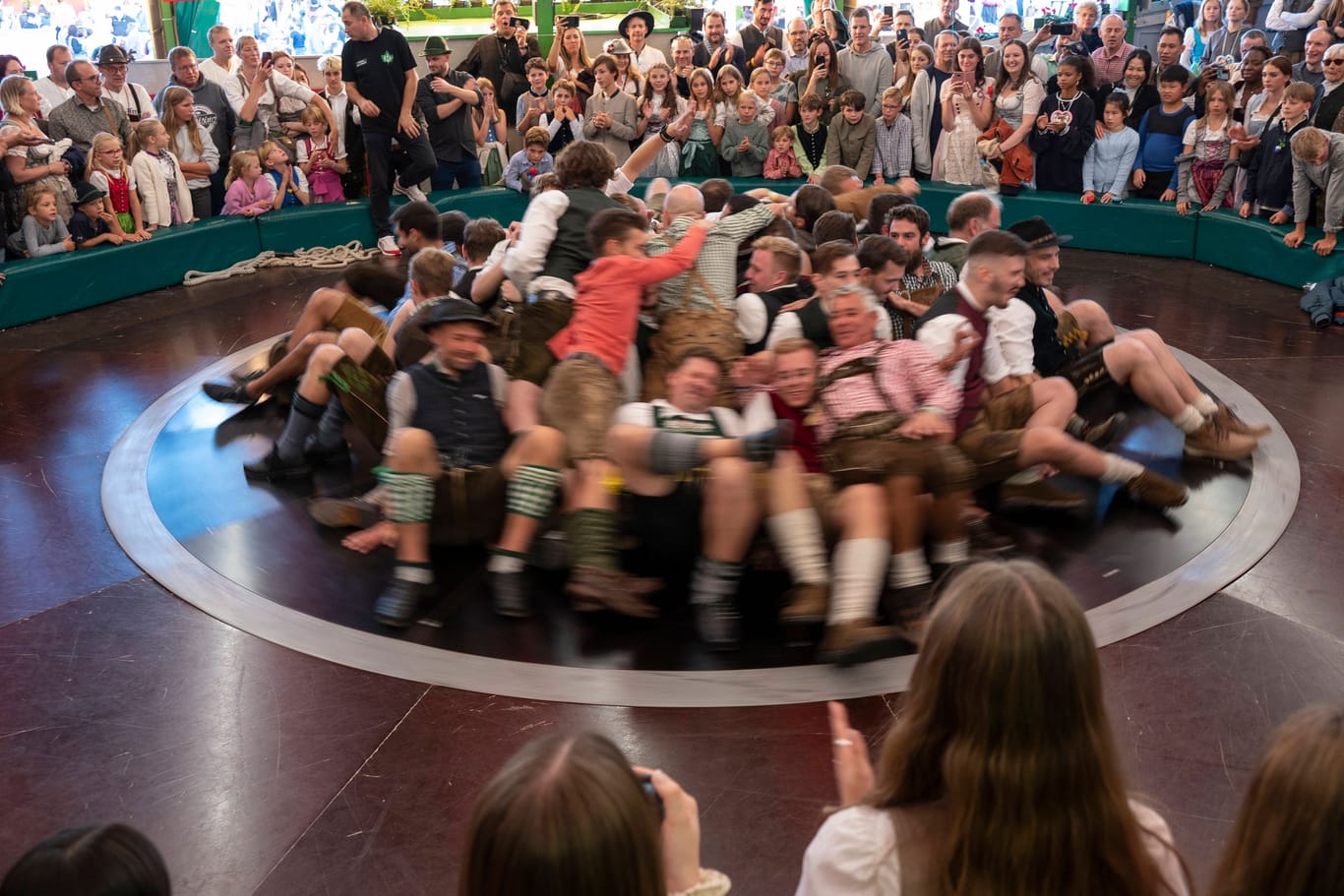 Das Teufelsrad auf dem Oktoberfest (Archivbild): Immer wieder kommt es dort zu Spanner-Vorfällen.