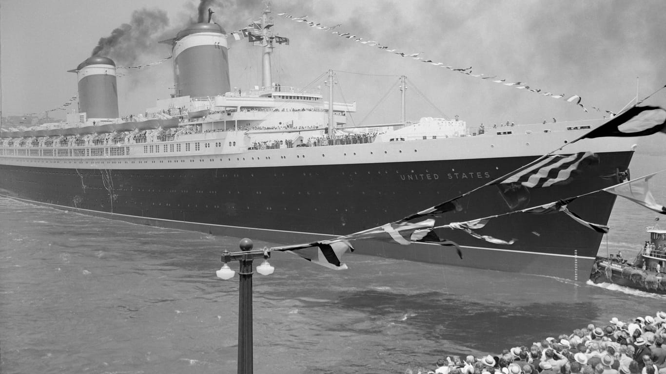 3. Juli 1953: Die "United States" verlässt die Newport-Werft.