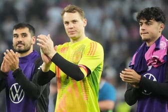 İlkay Gündoğan, Manuel Neuer und Aleksandar Pavlović (v. l. n. r.): Er ist aktuell mit der Nationalmannschaft unterwegs.