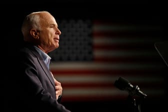 Sohn des Republikaners McCain stellt sich hinter Harris