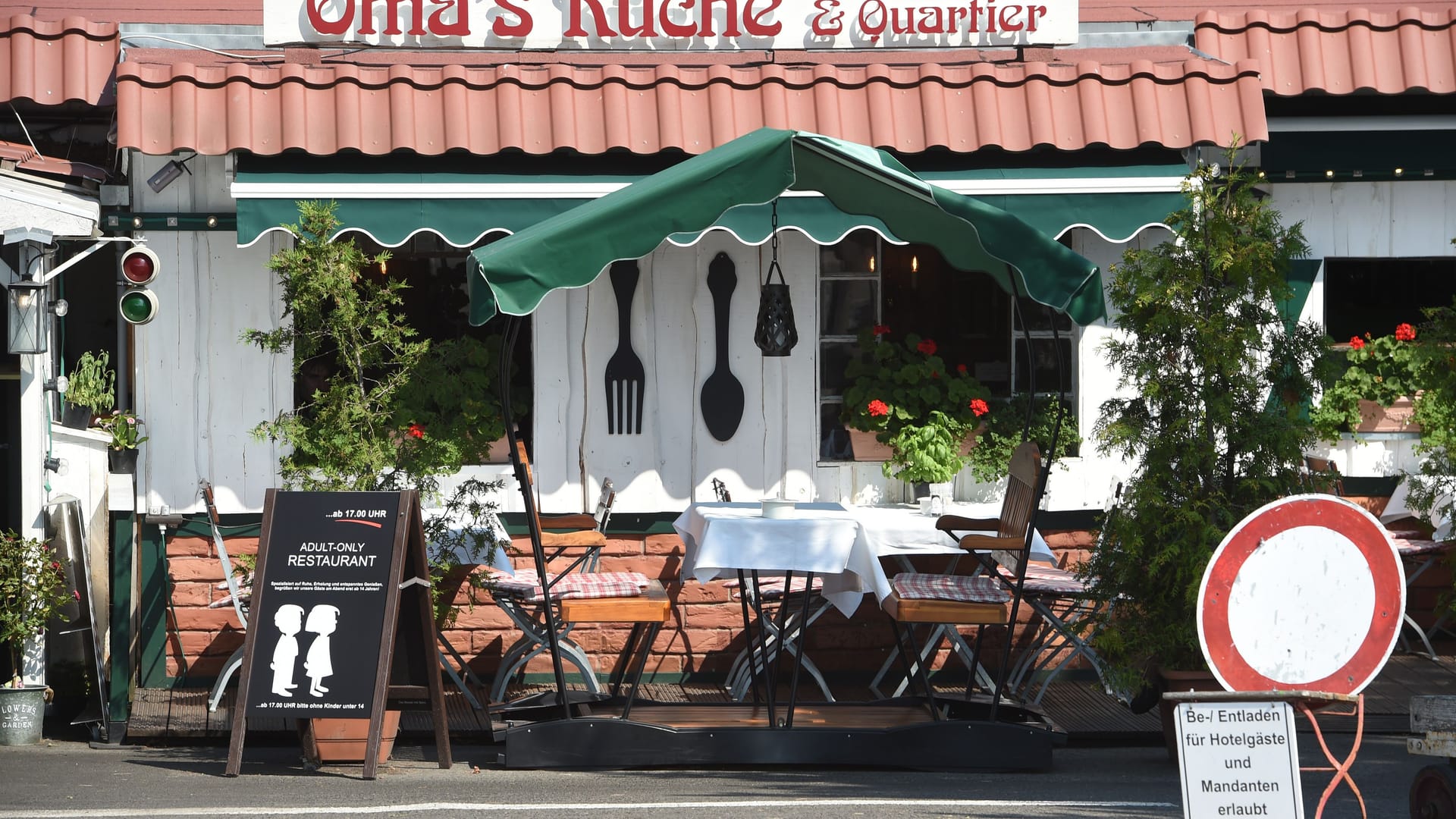 Binz auf Rügen: Bild vom Eingang des Restaurants "Oma's Küche".