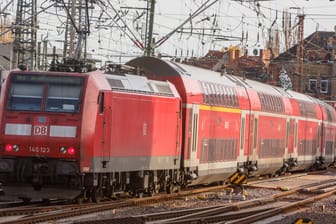 Ein Regionalexpress im Hauptbahnhof Hannover (Symbolbild): Die Jugendlichen erstatteten in Bremen Anzeige bei der Bundespolizei.