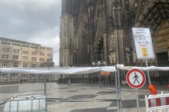 Die Domplatte. Der Bereich um den Dom wird teilweise für Fußgänger gesperrt.