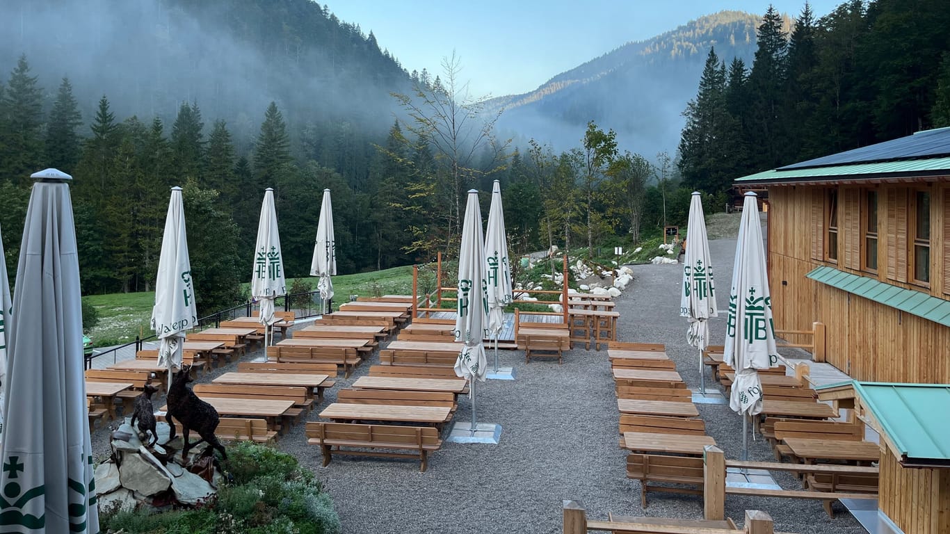 Mit diesem Blick wache ich am Morgen auf: Der Berggasthof liegt nur wenige Meter von der österreichischen Grenze entfernt.