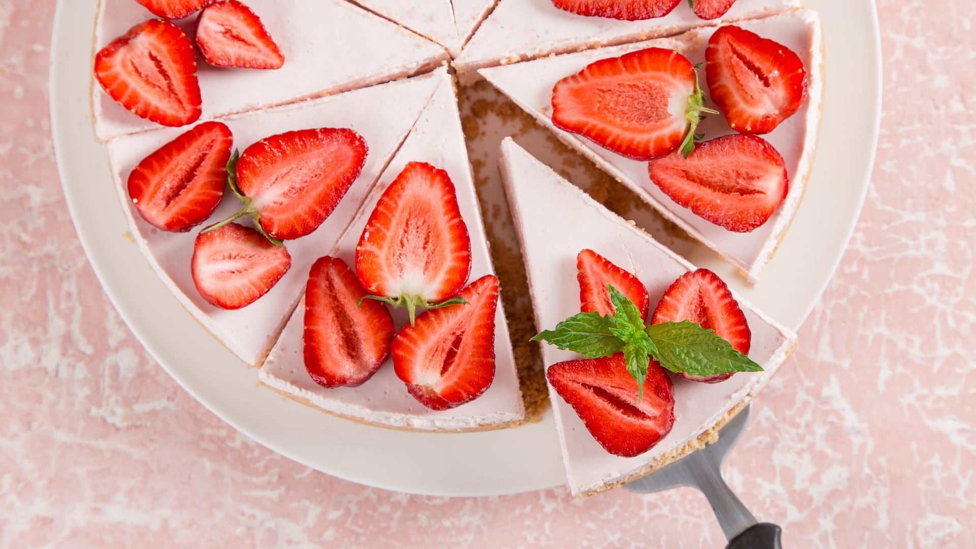 Kuchenstück von einer Erdbeertorte