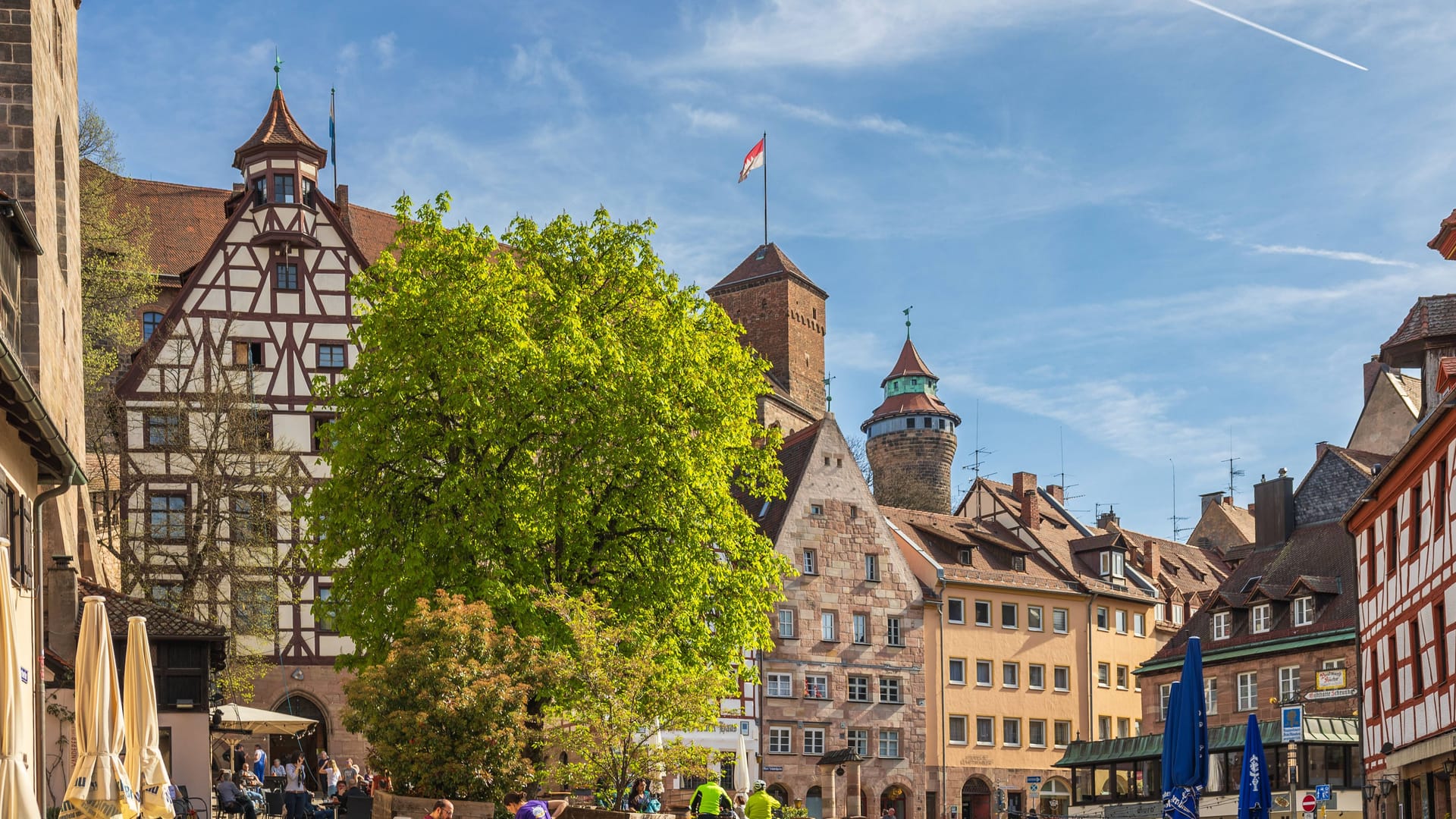 Sommerwetter in der Nürnberger Altstadt (Symbolfoto): Wetter wie in Nizza erwartet ein Meterologe am Donnerstag.