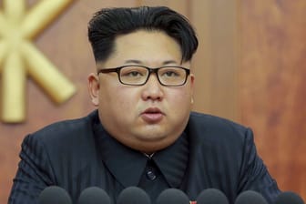 Nordkoreas Diktator Kim Jong Un bei einer Pressekonferenz (Archivbild).