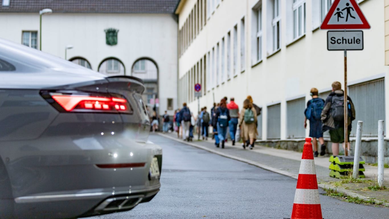 Debatte über «Eltern-Taxis» zum Schuljahresbeginn