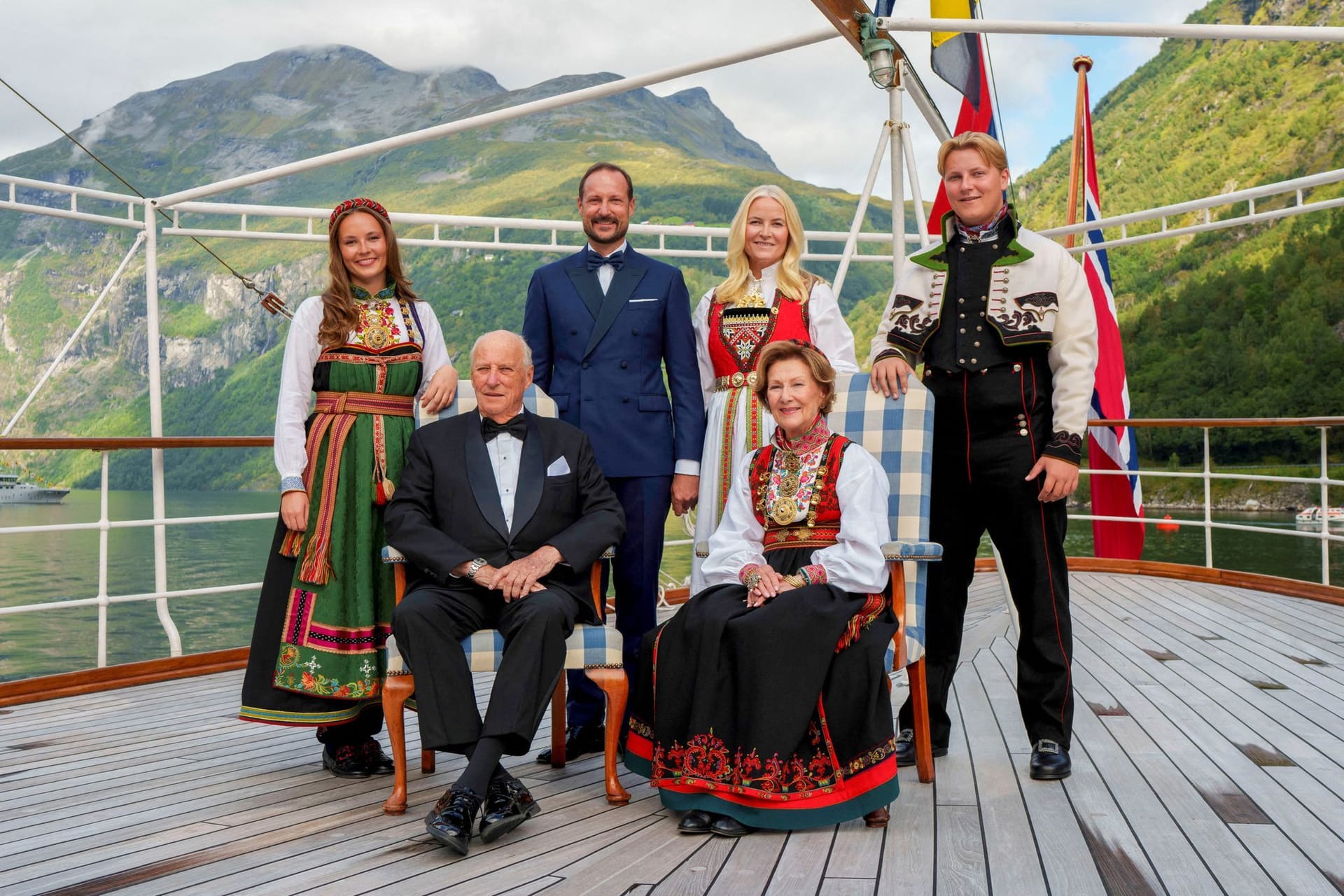 Das waren die Hochzeitslooks der norwegischen Königsfamilie.