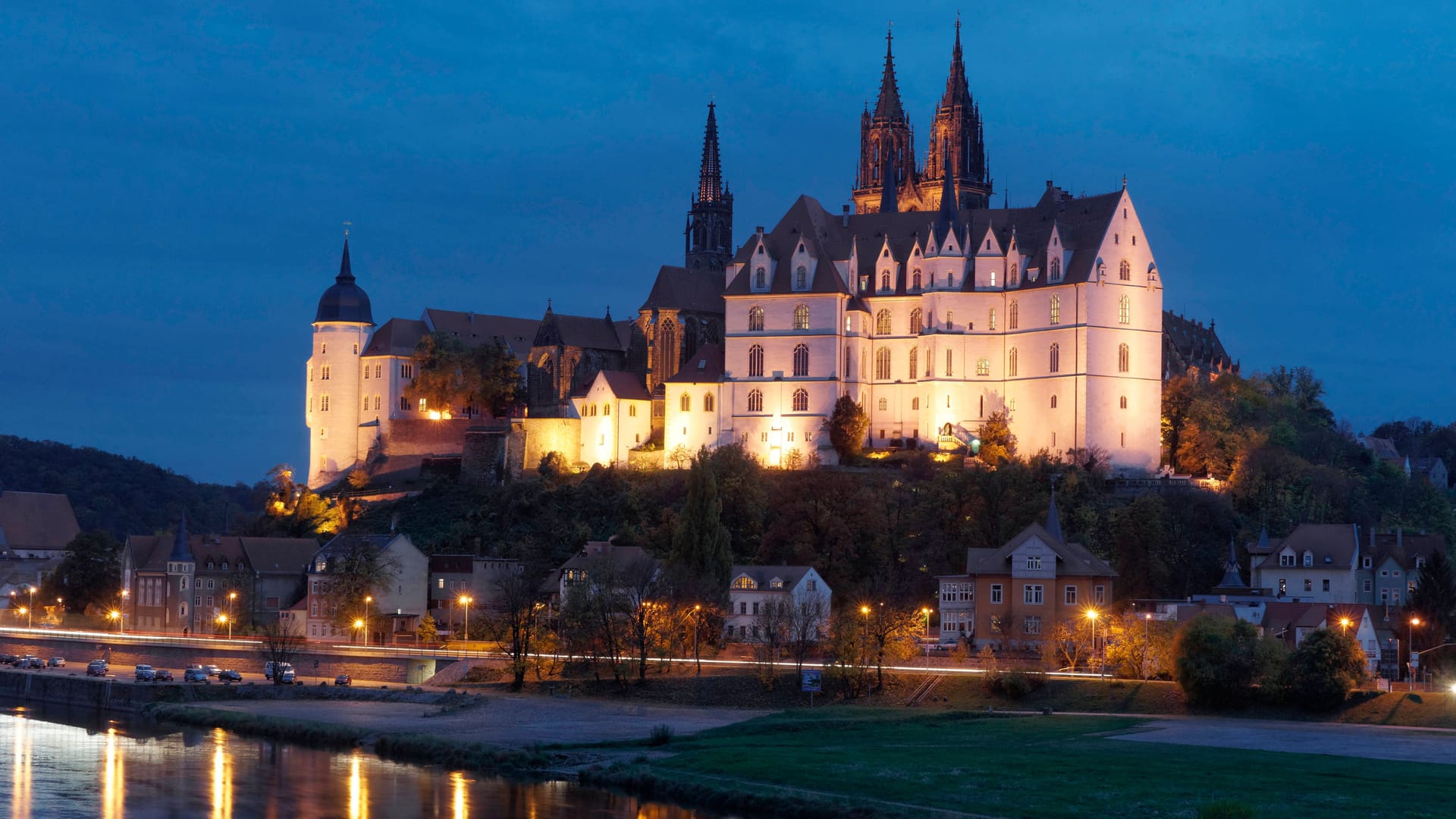 Blick auf die Albrechtsburg Meißen bei Nacht: