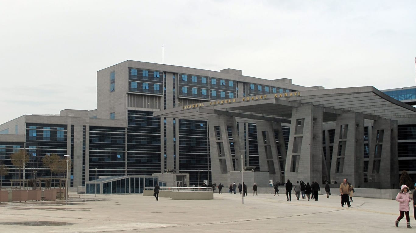 Das Gerichtsgebäude im Stadtteil Kartal in Istanbul (Archivbild): Einem Arzt war der Missbrauch schon 2012 aufgefallen.