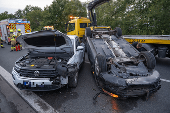 Unfallstelle an der A73: Die Strecke in Richtung Nürnberg musste am Sonntag gesperrt werden.