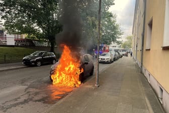 Ein Auto ist in Essener-Frohnhausen in Brand geraten: Die Ursache ist noch unklar.