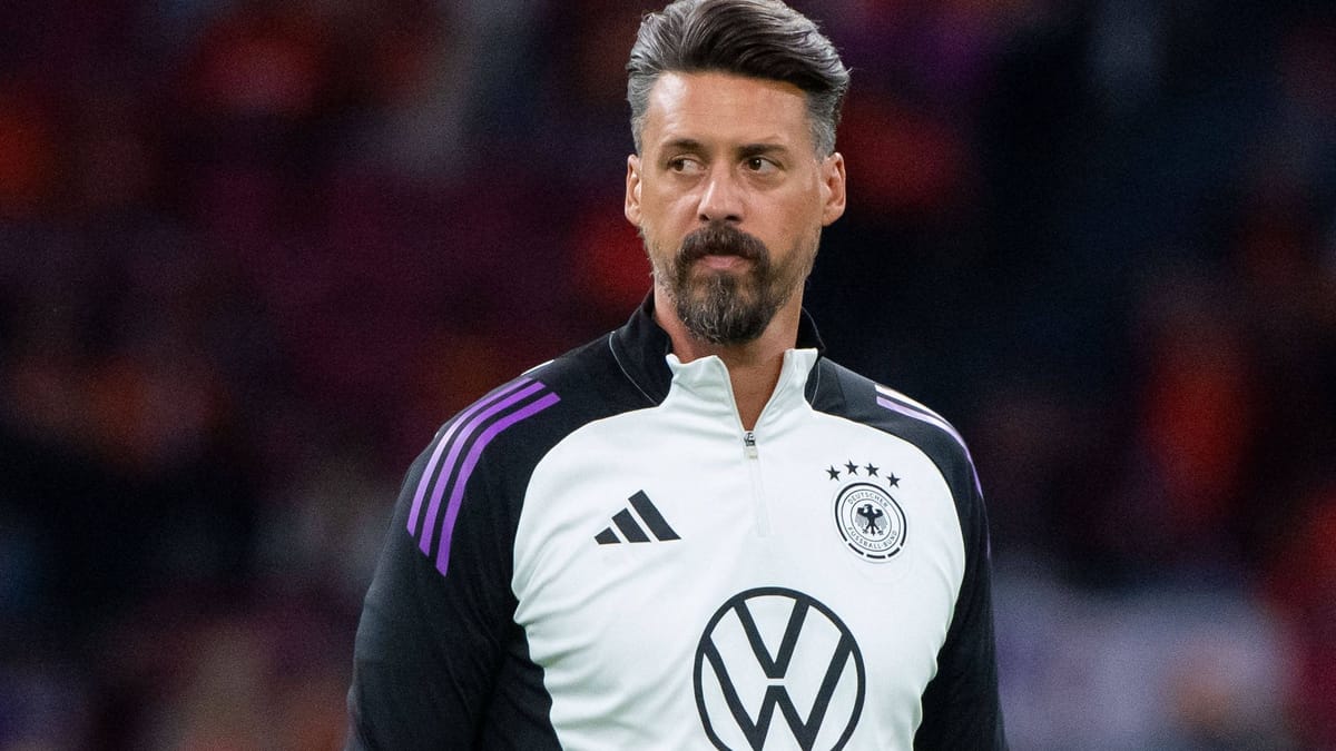 Sandro Wagner: DFB-Co-Trainer spricht über Bundesliga-Gerüchte